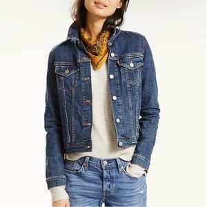 • Levi Strauss Original Trucker Jean Jacket •